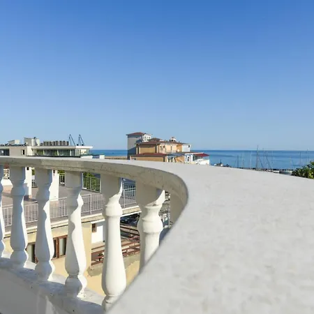 Marina Elegance Appartement Baltsjik