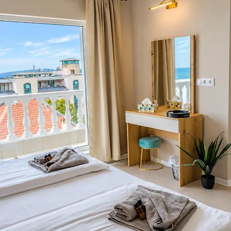 Апартамент Marina Elegance