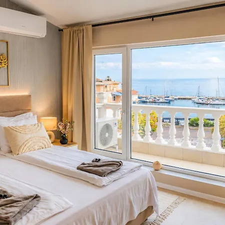 Апартамент Marina Elegance *