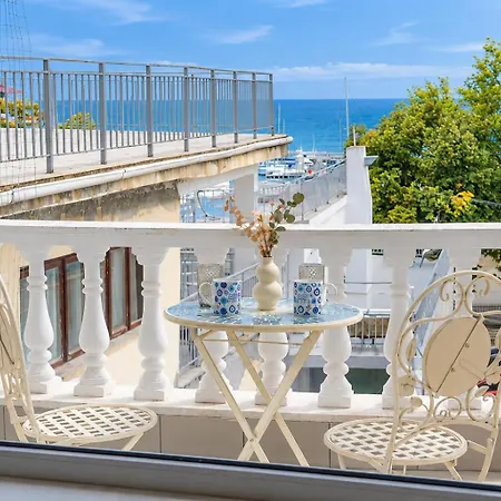 Marina Elegance Апартамент *