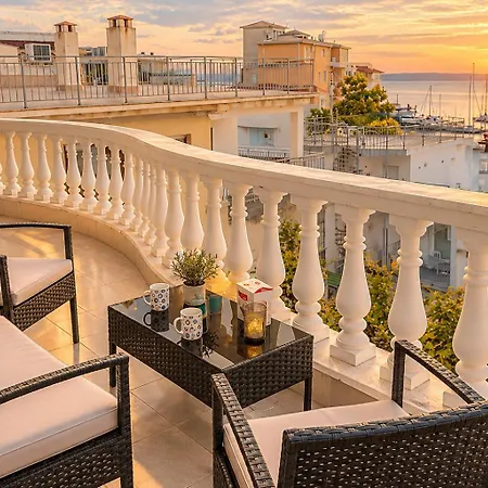Апартамент Marina Elegance