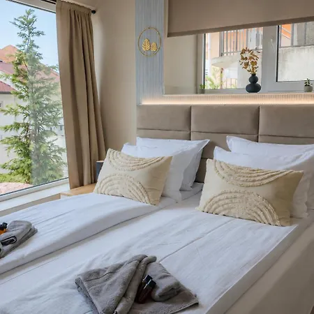 Marina Elegance Апартамент *